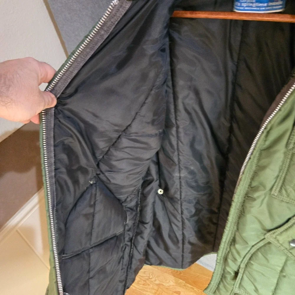 Vintage Chiller Killer Saftbak green camping Hunting Jacket Made in USA Size XL?